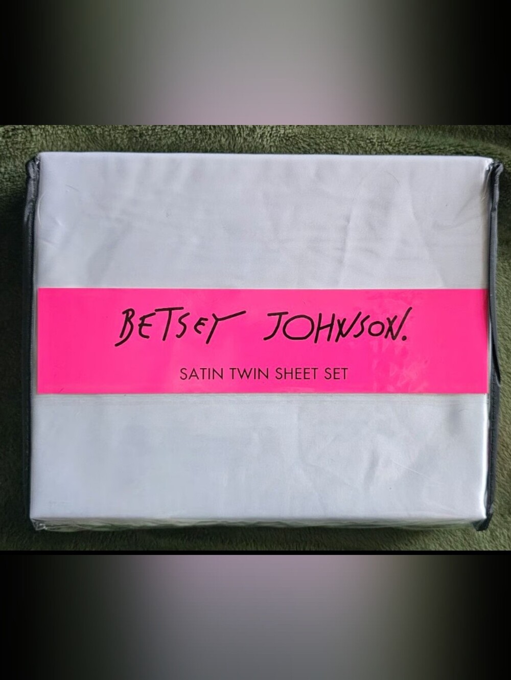 Betsey Johnson Pearl White Satin Twin Sheet Set